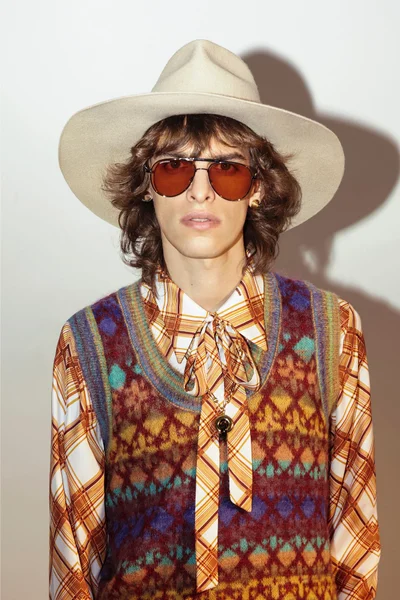 Look 1